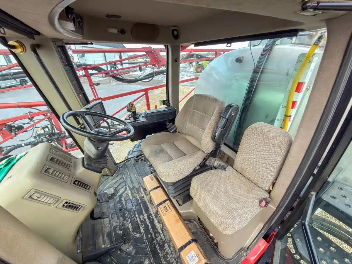 Gallery image 2 for 2011 Case IH PATRIOT 4420 Sprayer - Self Propelled