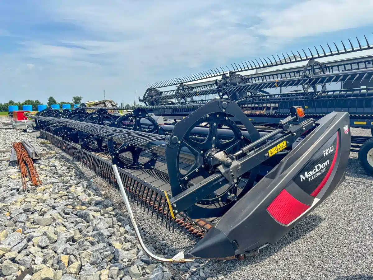 Photo de la Galerie 2 pour 2019 MacDon FD140