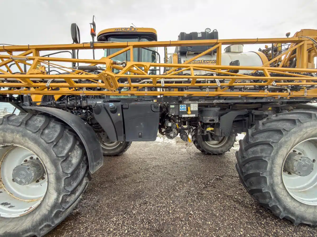 Gallery image 2 for 2020 RoGator RG1300C Sprayer - Self Propelled