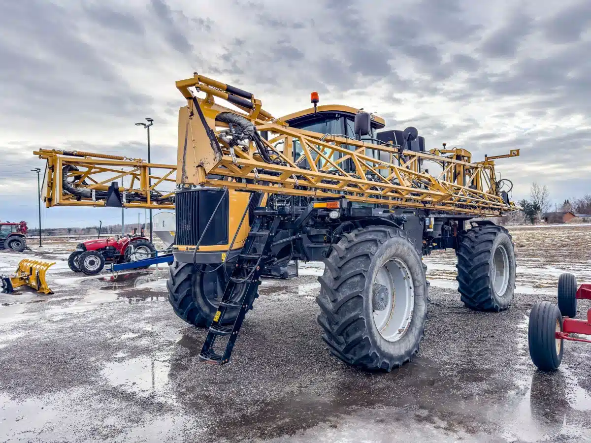 2020 RoGator RG1300C Sprayer - Self Propelled