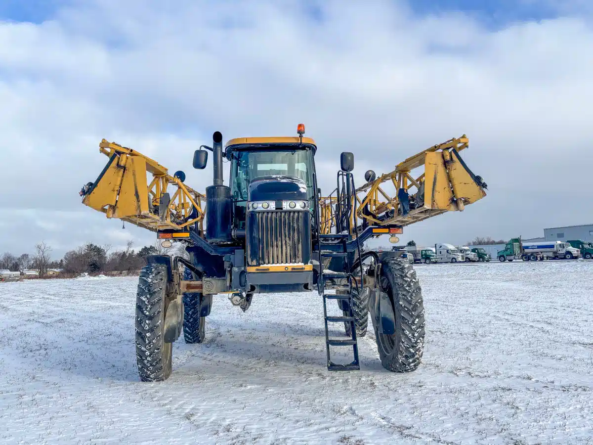 Gallery image 2 for 2020 RoGator RG1100C Sprayer - Self Propelled