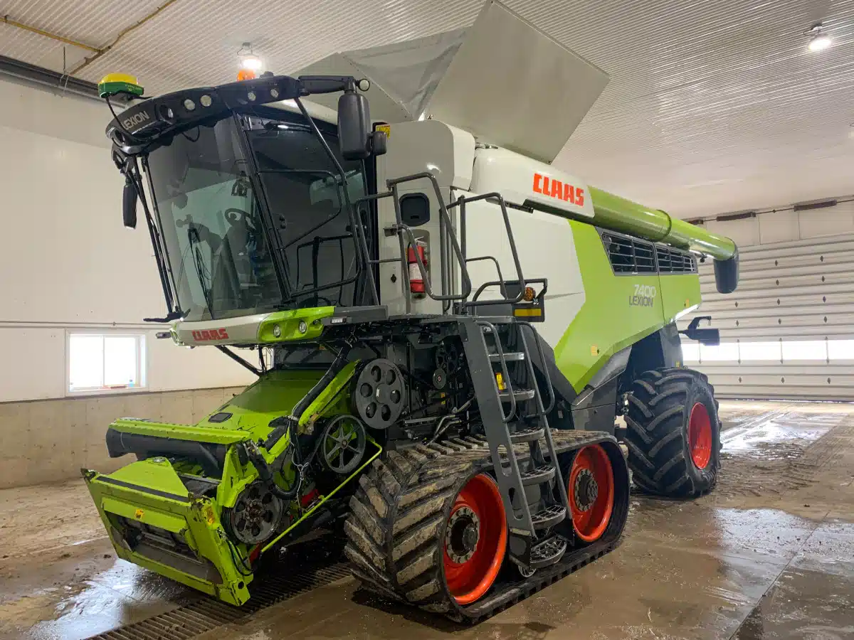 Gallery image 2 for 2020 CLAAS LEXION 7400TT Combine
