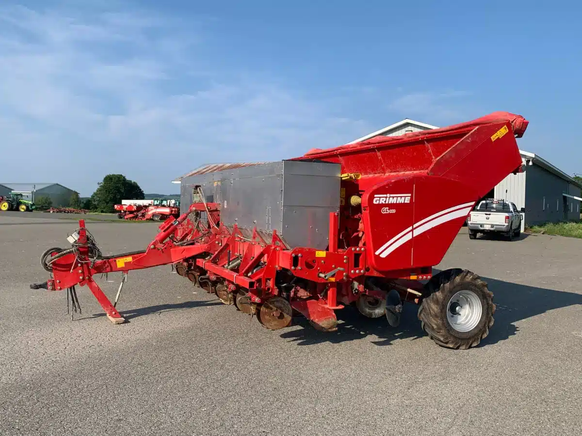 Photo de la Galerie 1 pour 2007 Grimme GL 36 T Planteur