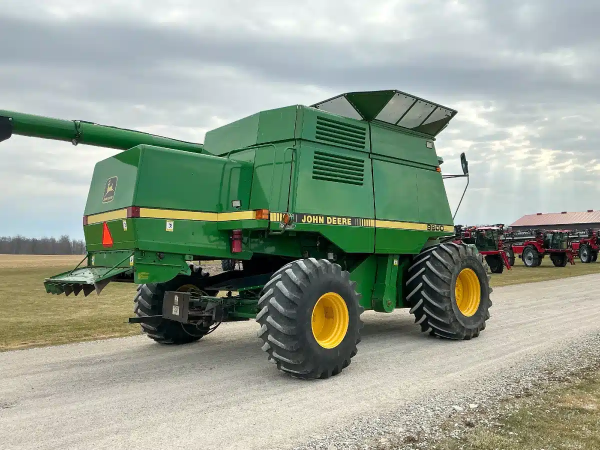 Gallery image 2 for 1993 John Deere 9600 Combine