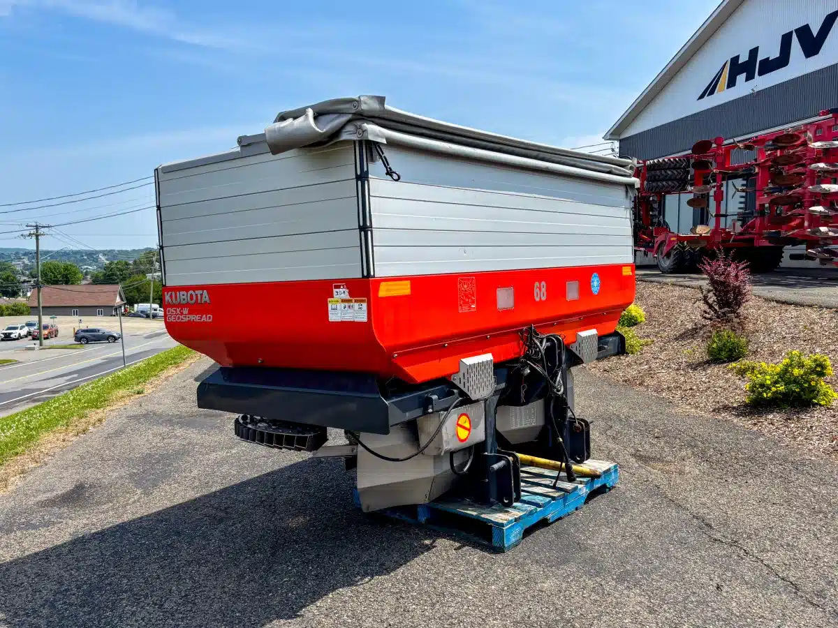 Gallery image 1 for 2015 Kubota DSX-W GEOSPREAD Spreader - Fertilizer