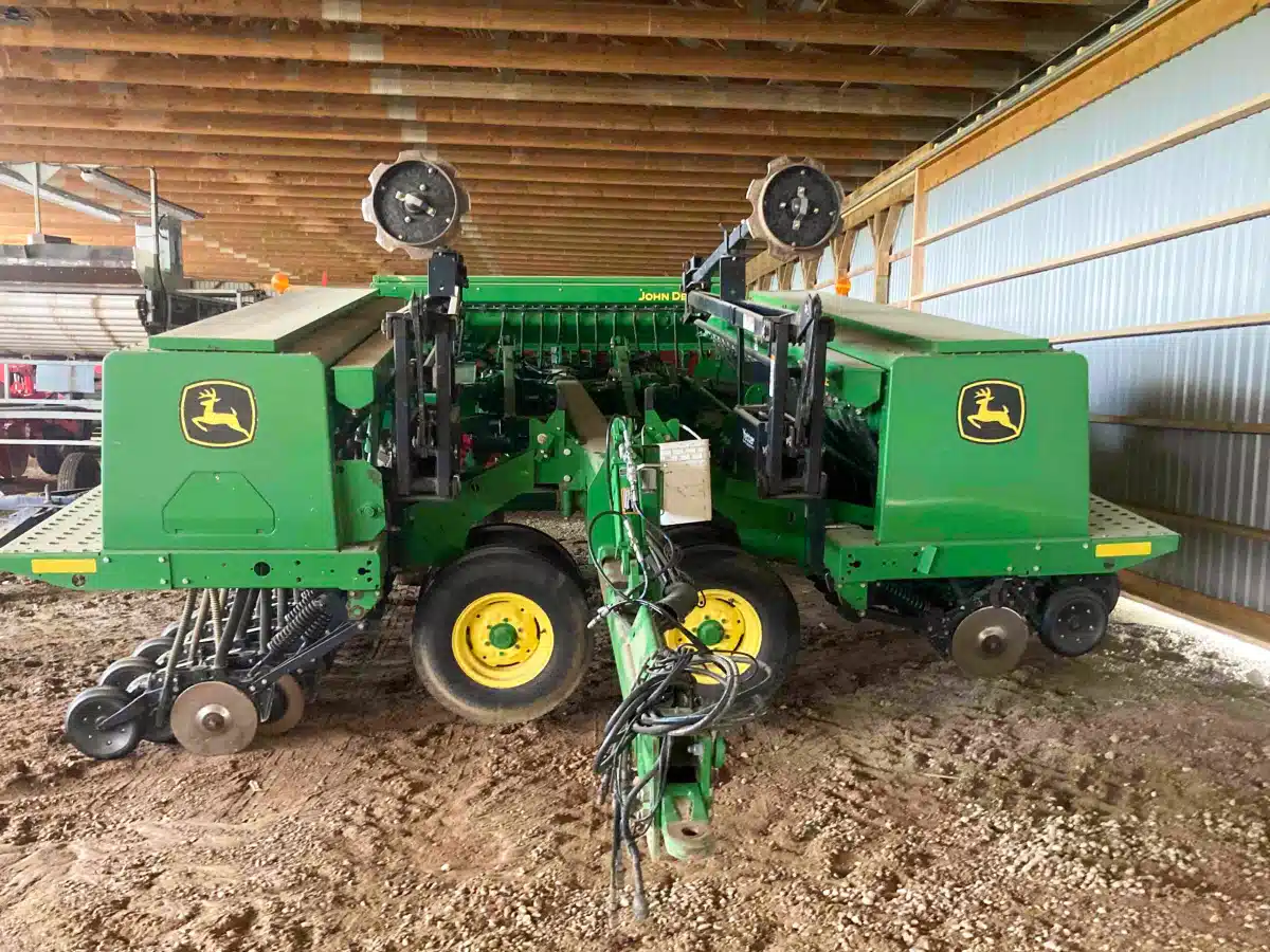 Gallery image 2 for 2014 John Deere 455 Drill
