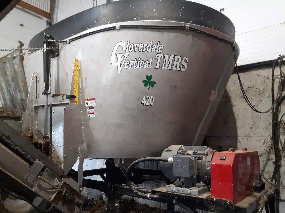 Used Cloverdale Equipment 420 SS TMR Mixer