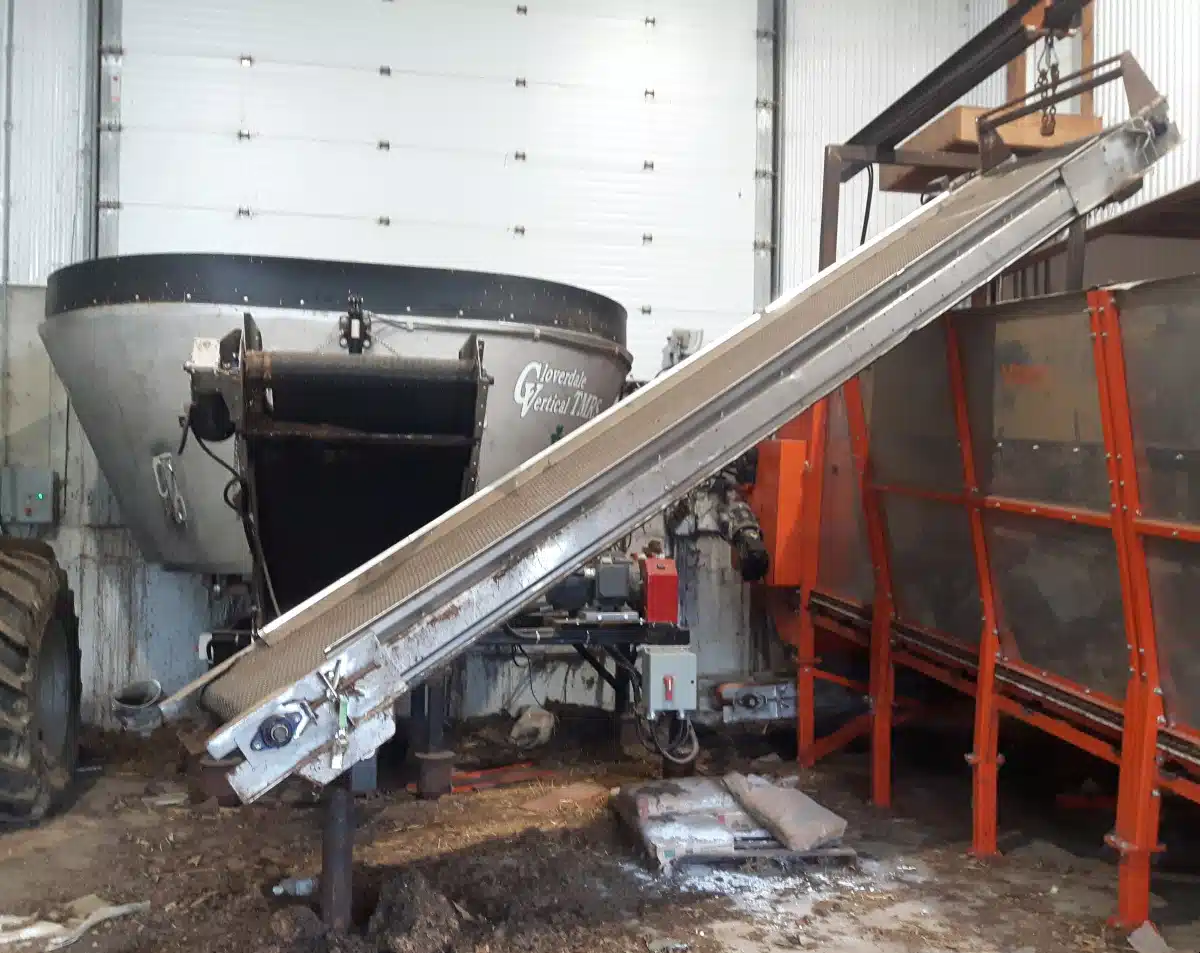 Gallery image 2 for Used Cloverdale Equipment 420 SS TMR Mixer