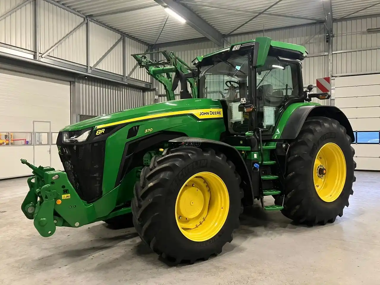 Gallery image 1 for Used 2021 John Deere 8R 370 Tractor