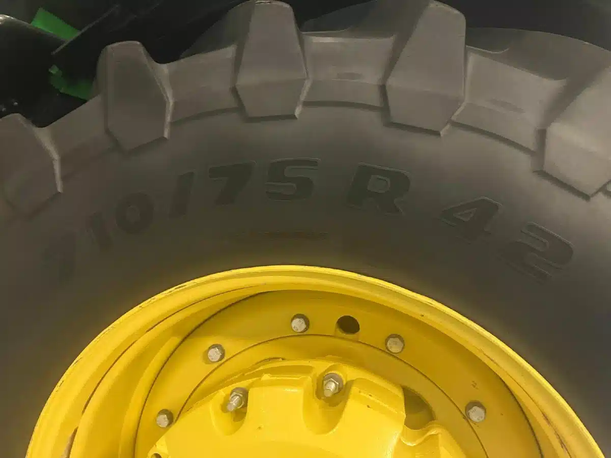 Gallery image 2 for Used 2021 John Deere 8R 340 Tractor