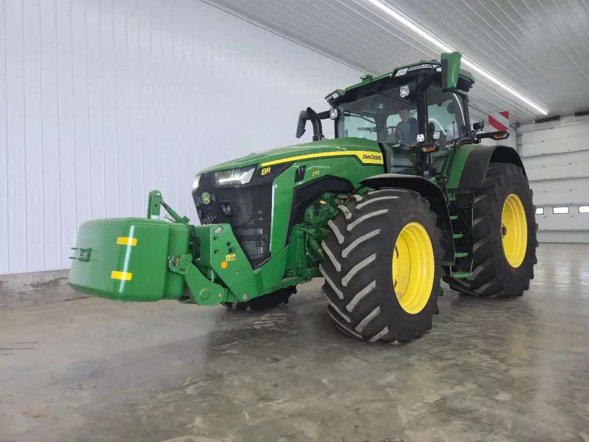 Gallery image 1 for 2022 John Deere 8R 370 Tractor