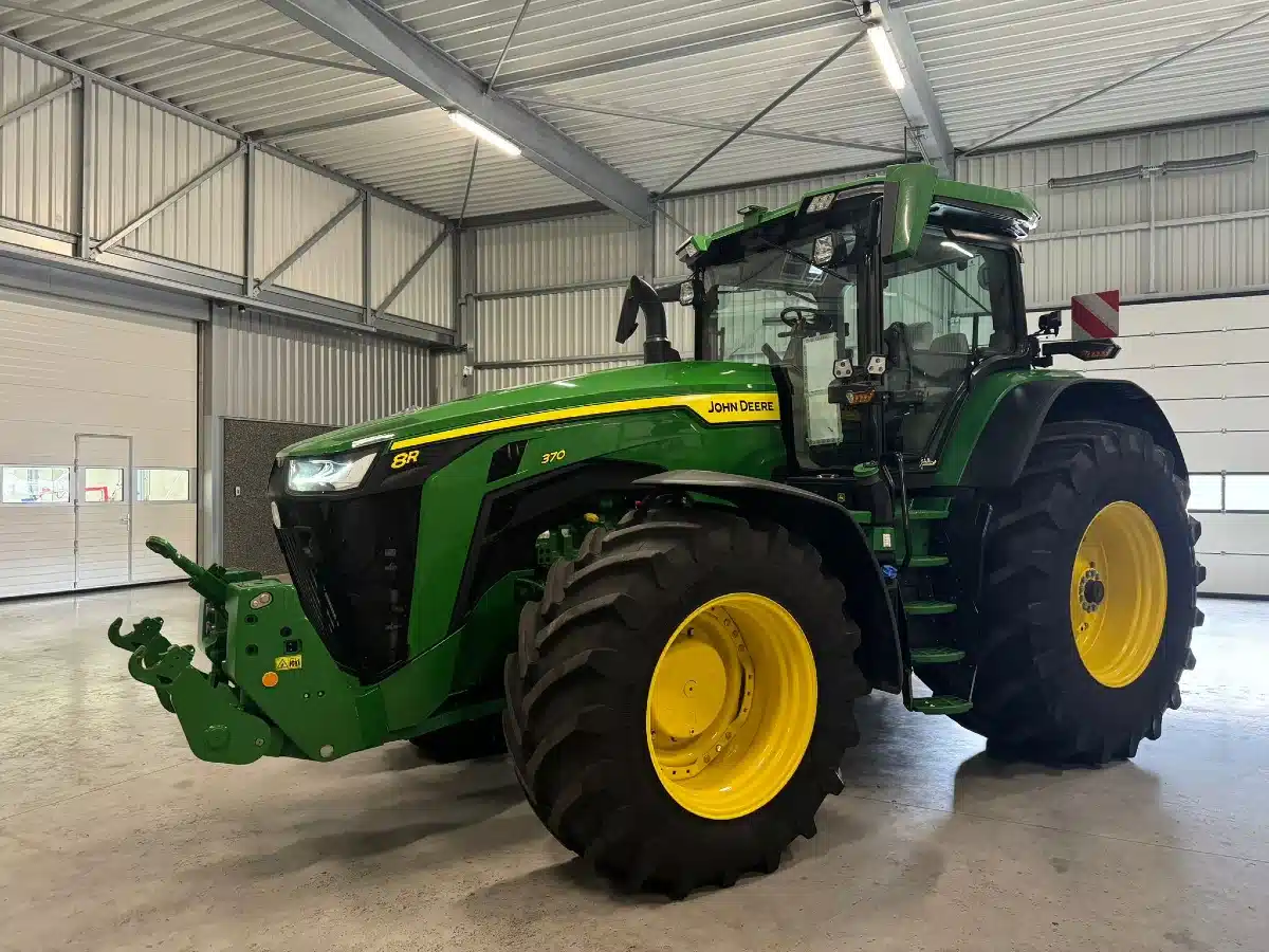 Gallery image 1 for Used 2022 John Deere 8R370 Tractor