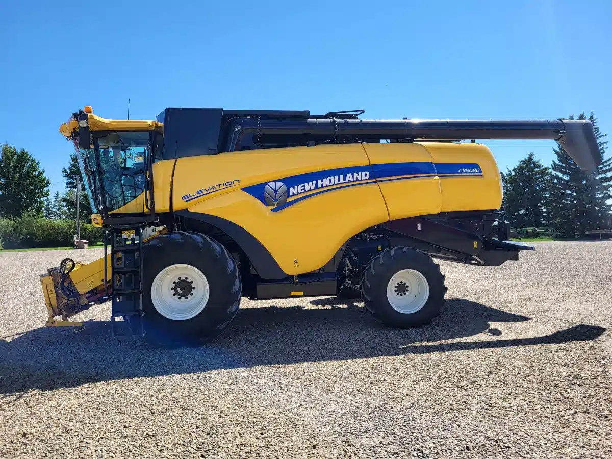 Gallery image 2 for Used 2014 New Holland CX8080 Combine