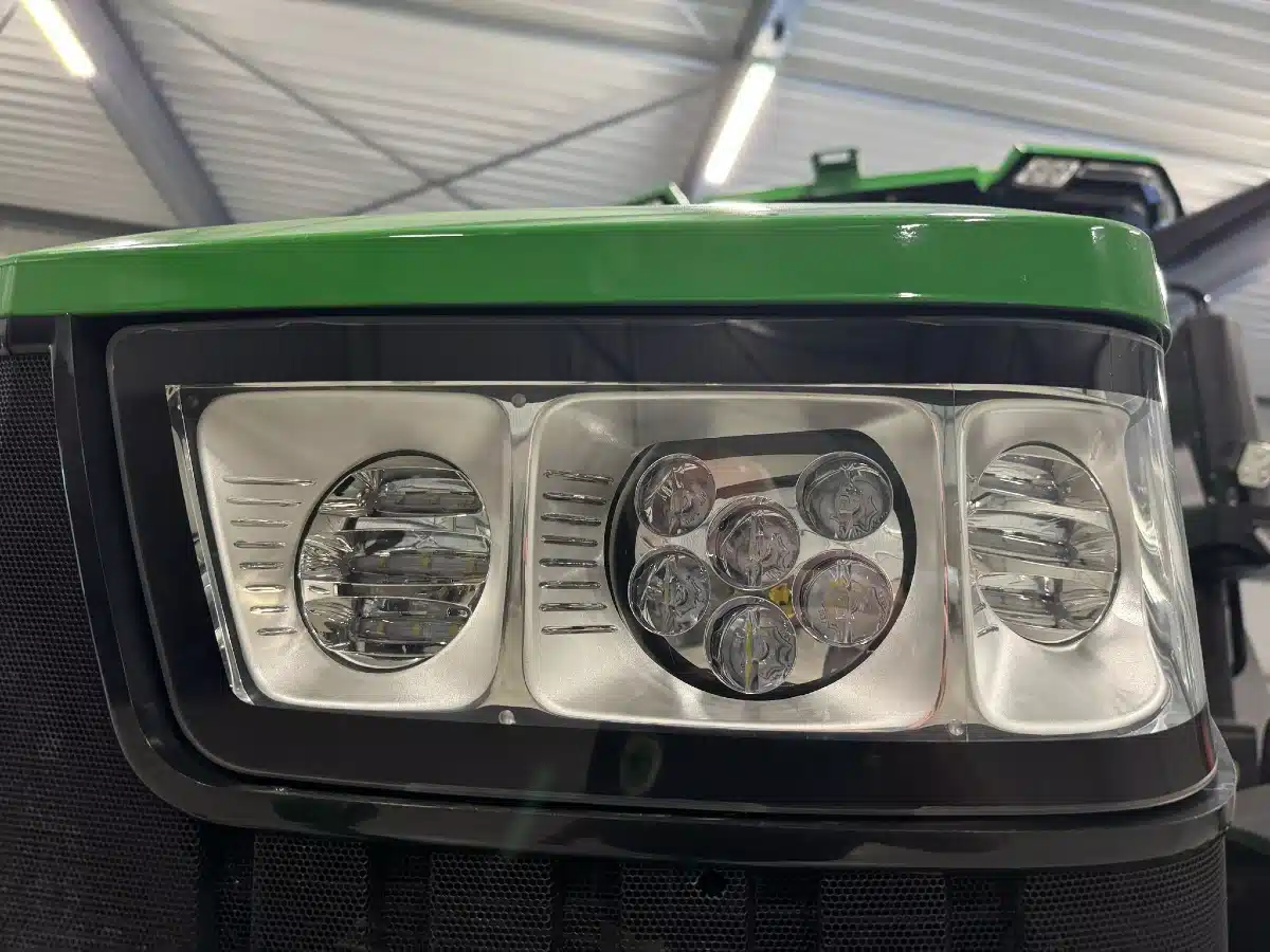 Gallery image 2 for Used 2022 John Deere 7R 310 Tractor