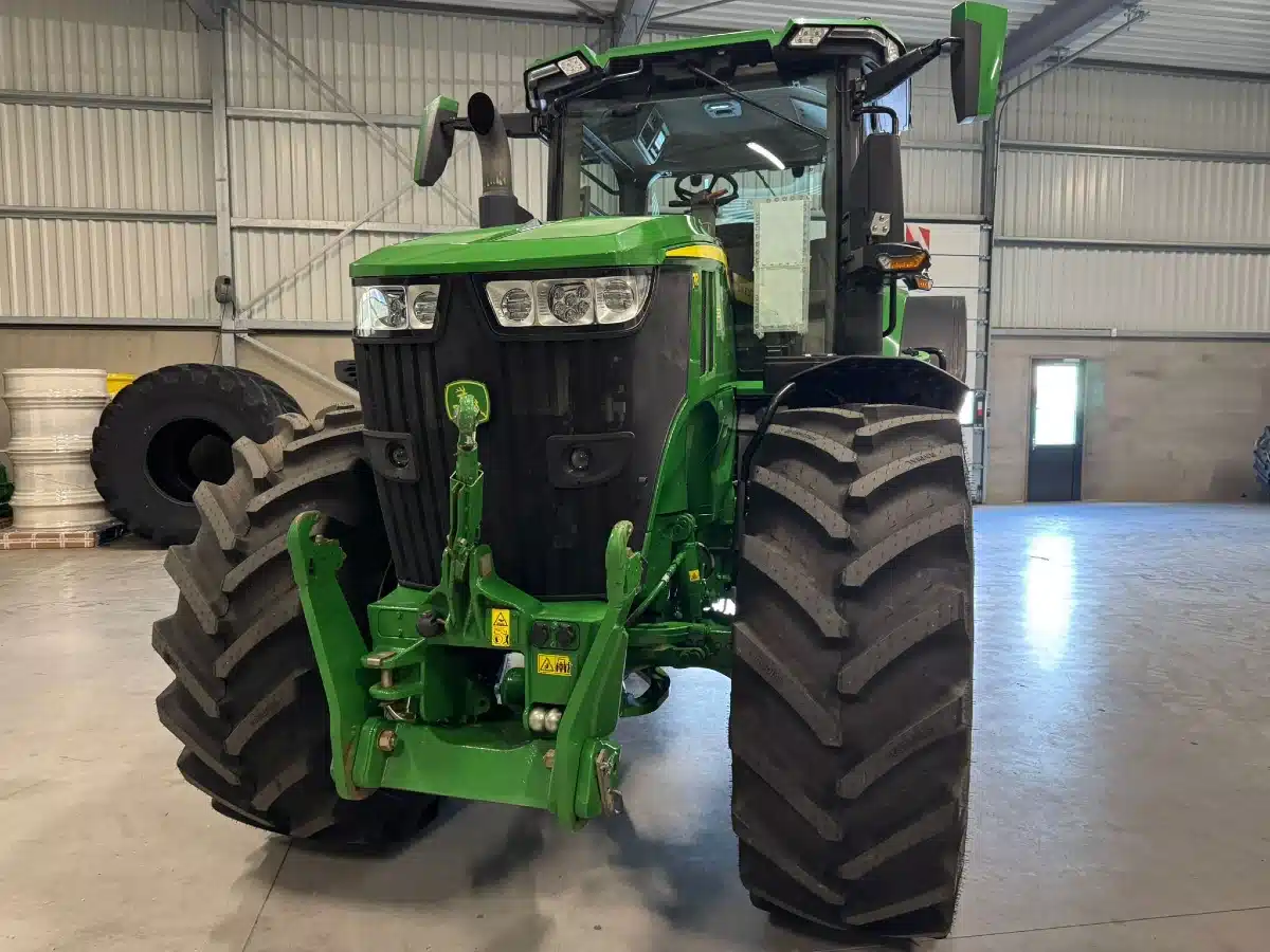 Gallery image 2 for Used 2021 John Deere 7R 330 Tractor