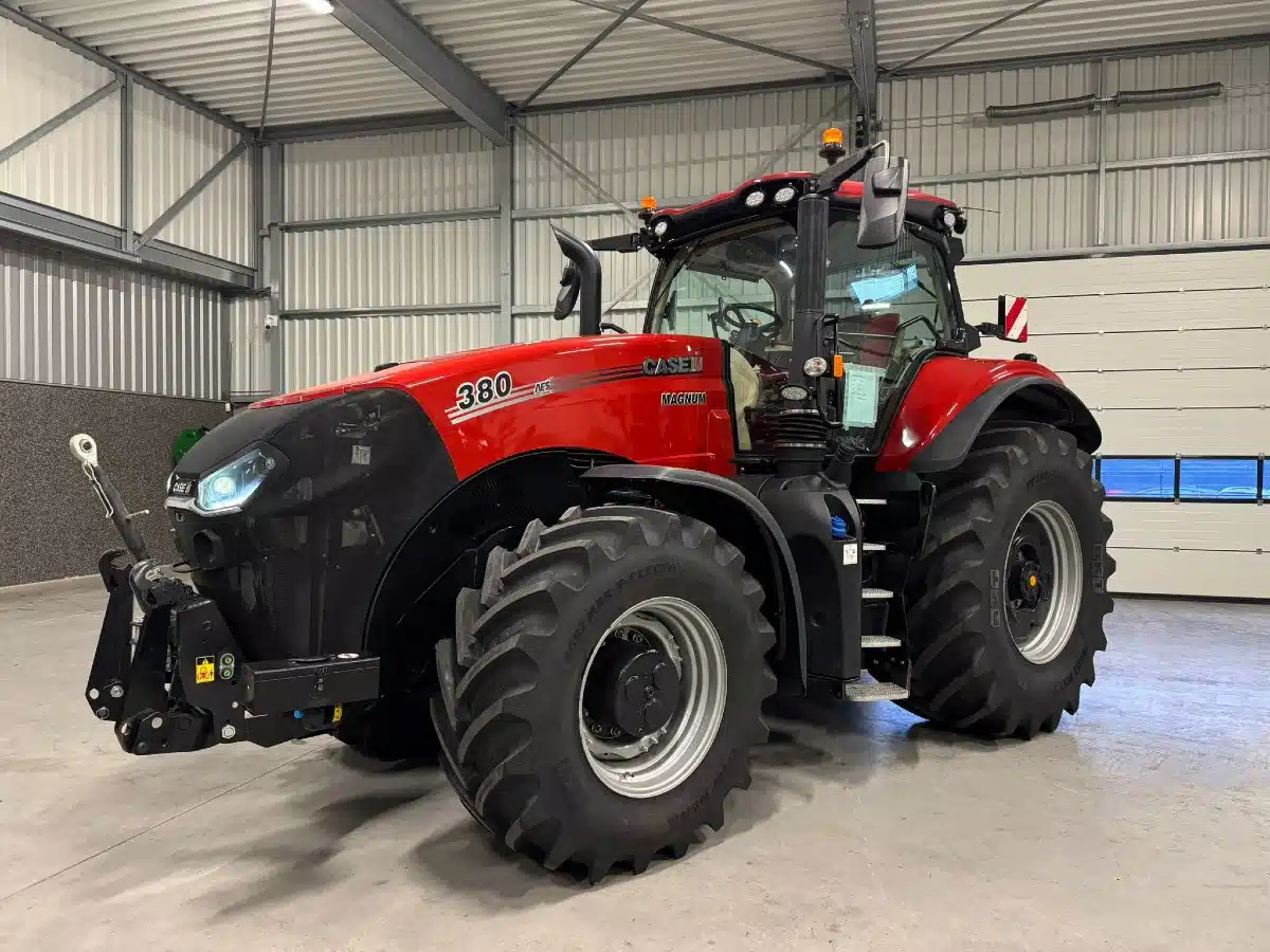 Gallery image 2 for Used 2023 Case IH MAGNUM 380 Tractor