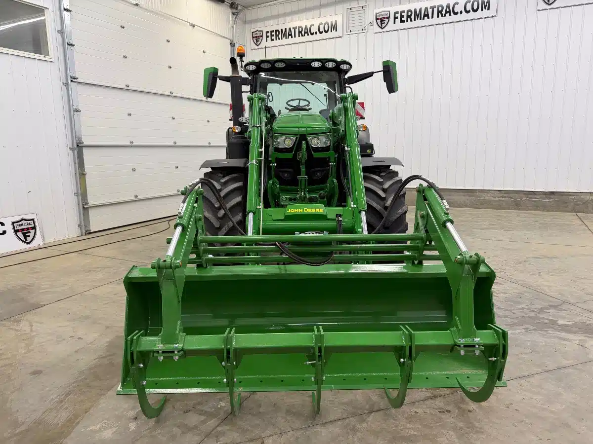 Gallery image 2 for 2024 John Deere 6R 215 Tractor
