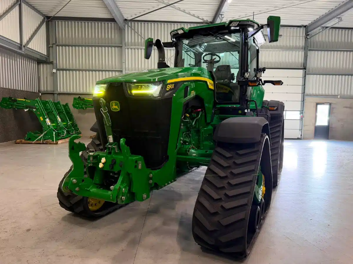 Gallery image 2 for 2020 John Deere 8R 370 Tractor