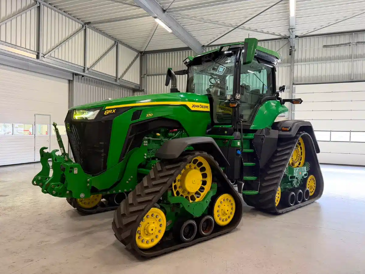 Gallery image 1 for 2020 John Deere 8R 370 Tractor