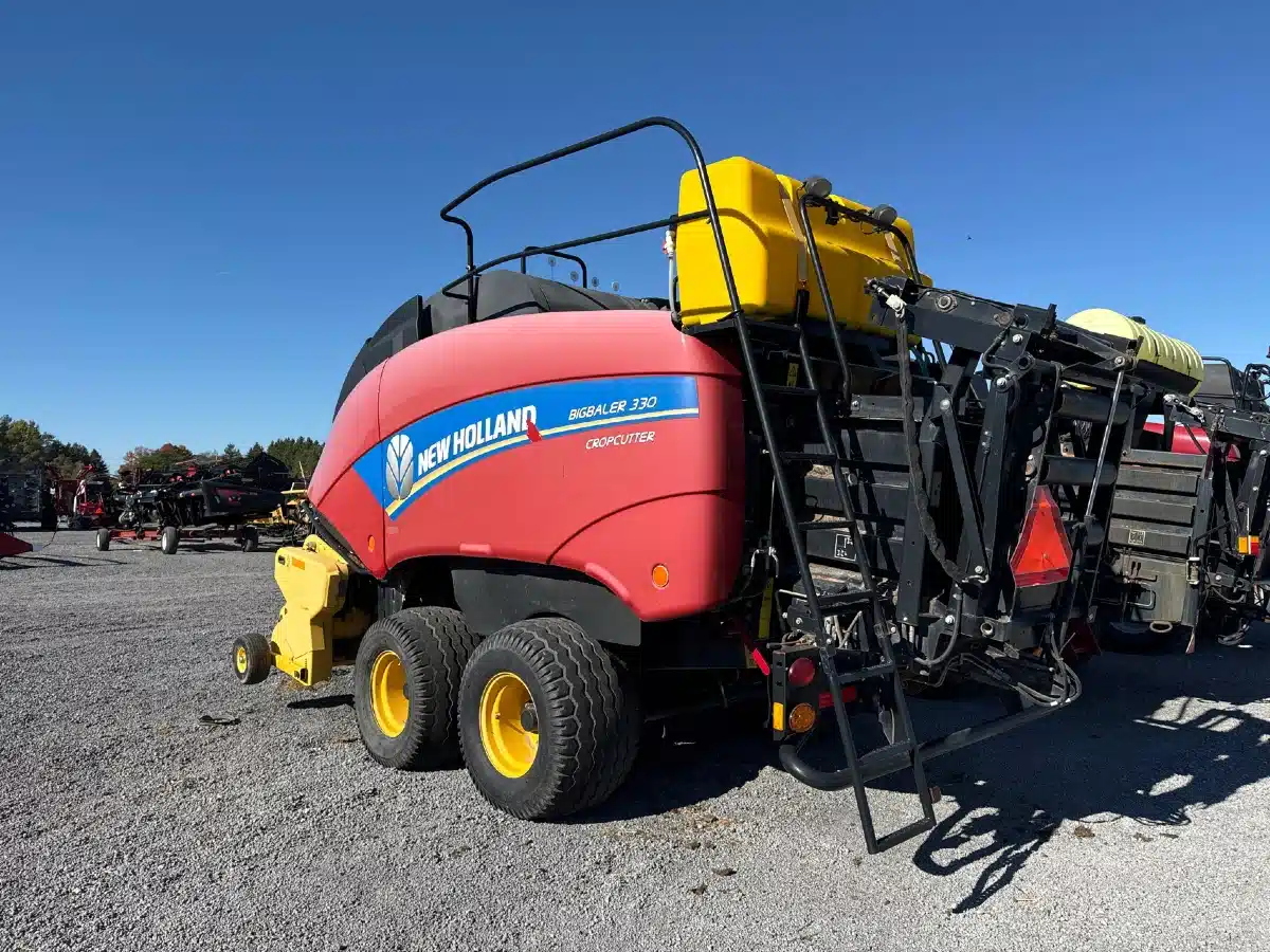 Gallery image 2 for Used New Holland BIG BALER 330 Square Baler - Large