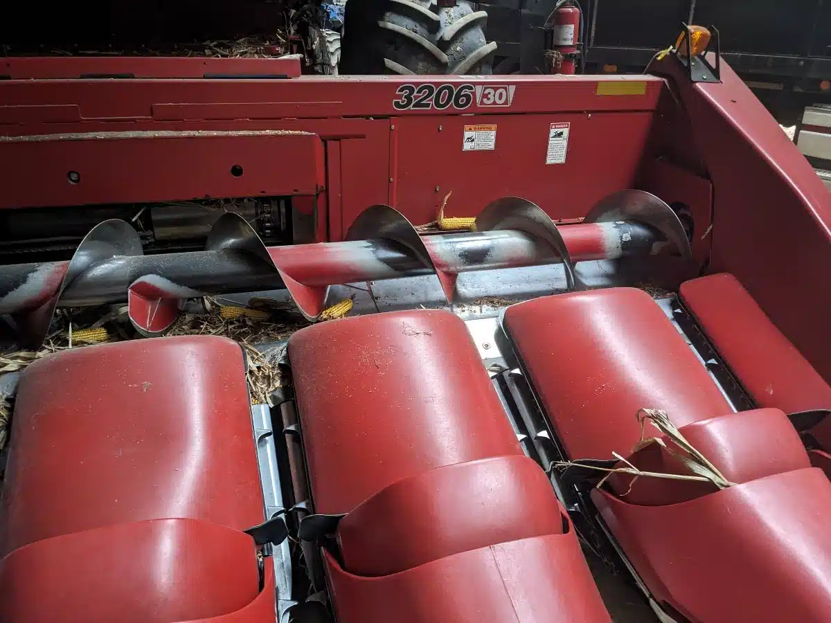 Gallery image 2 for Used 2010 Case IH 3206 Header - Row Crop