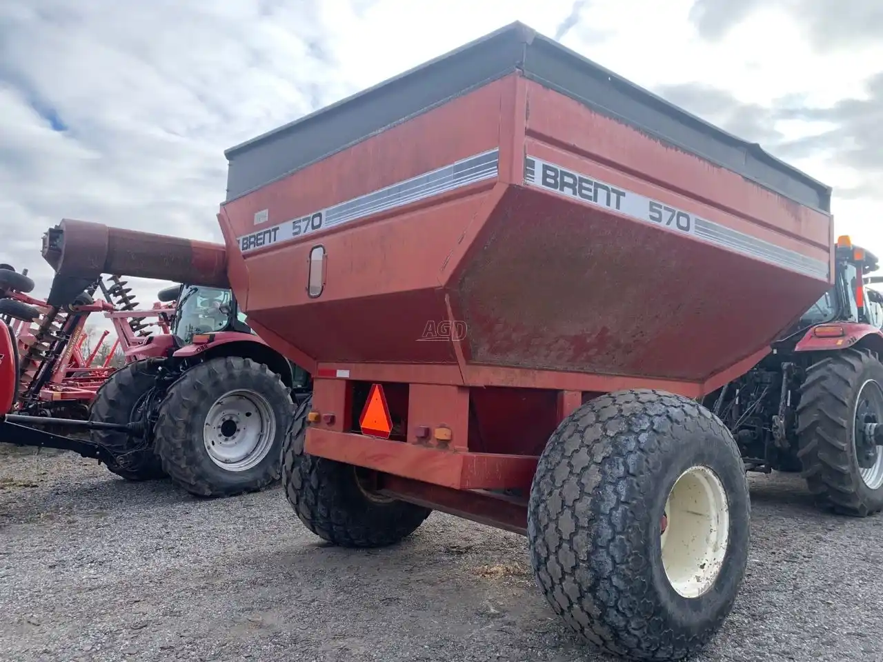 Gallery image 2 for Used Brent 570 Grain Cart
