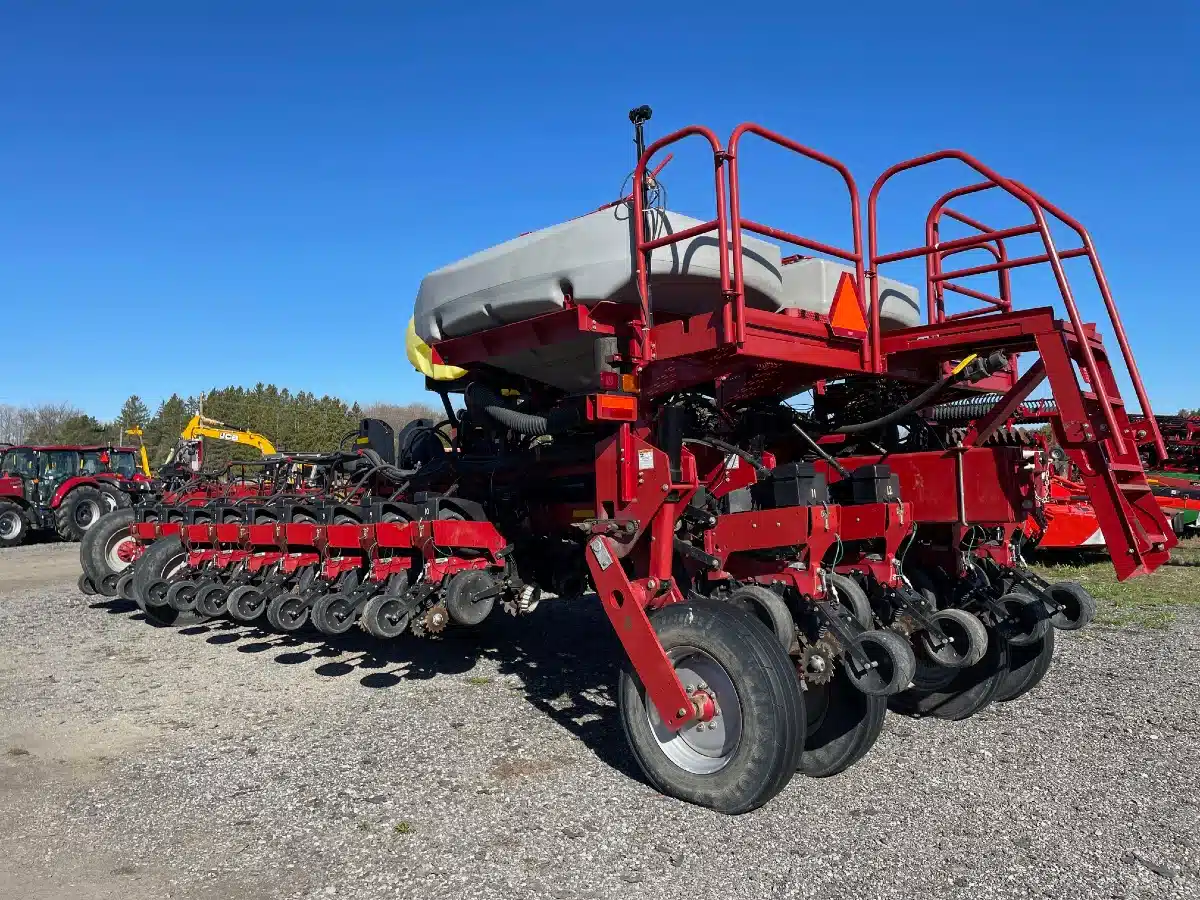 Gallery image 2 for Used Case IH 1250 Planter