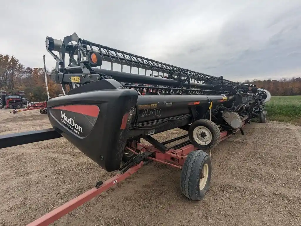 Gallery image 2 for Used 2014 MacDon FD75 Header - Draper