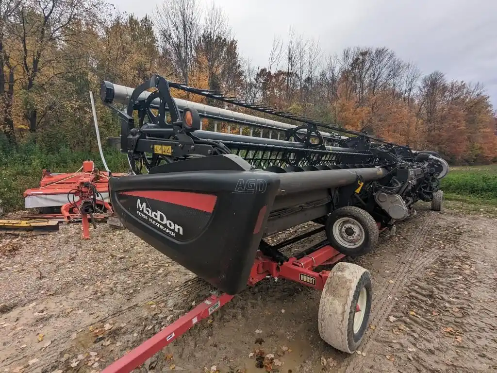 Gallery image 2 for Used 2016 MacDon FD75 Header - Draper