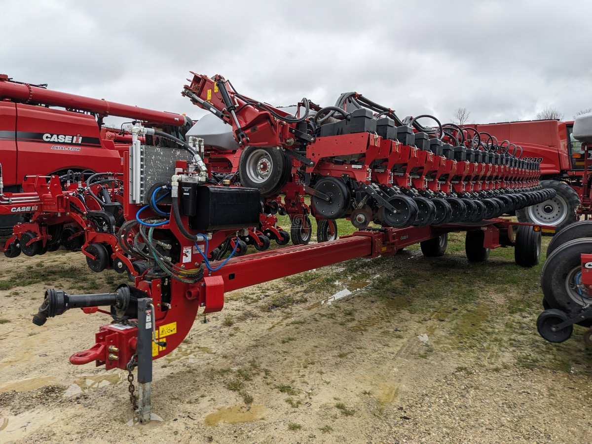 Gallery image 2 for Used 2020 Case IH 1245 Planter