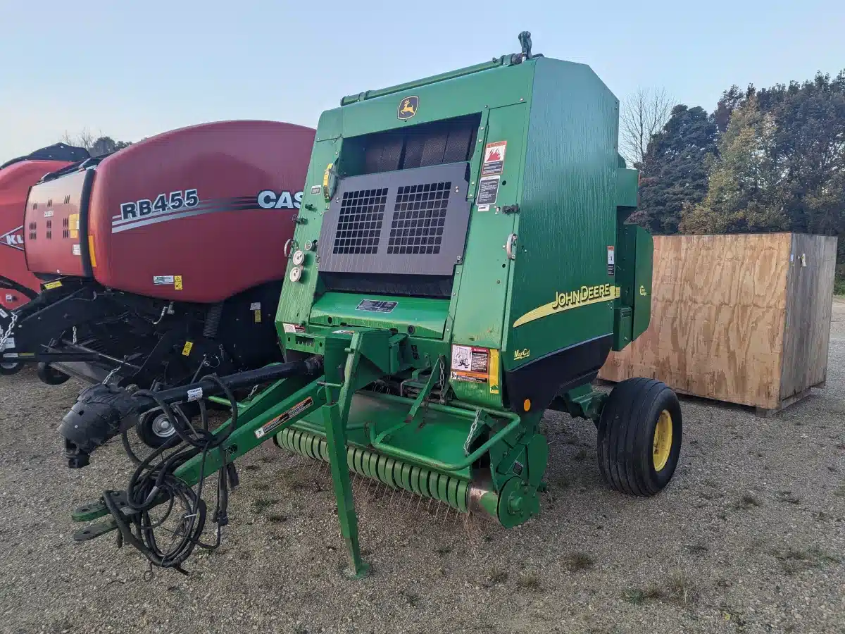 Gallery image 2 for Used 2008 John Deere 582SS Round Baler