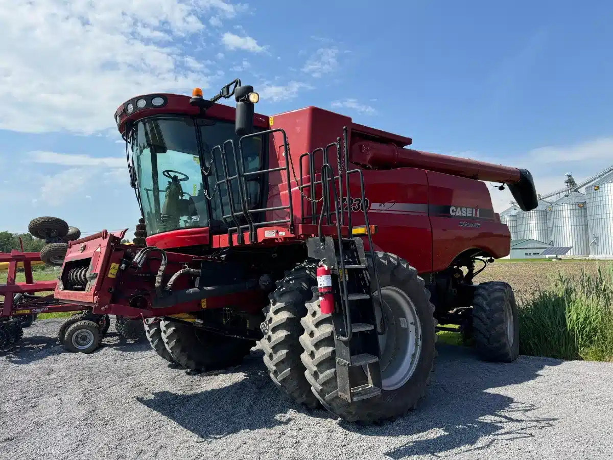 Gallery image 2 for Used 2012 Case IH 7230 Combine