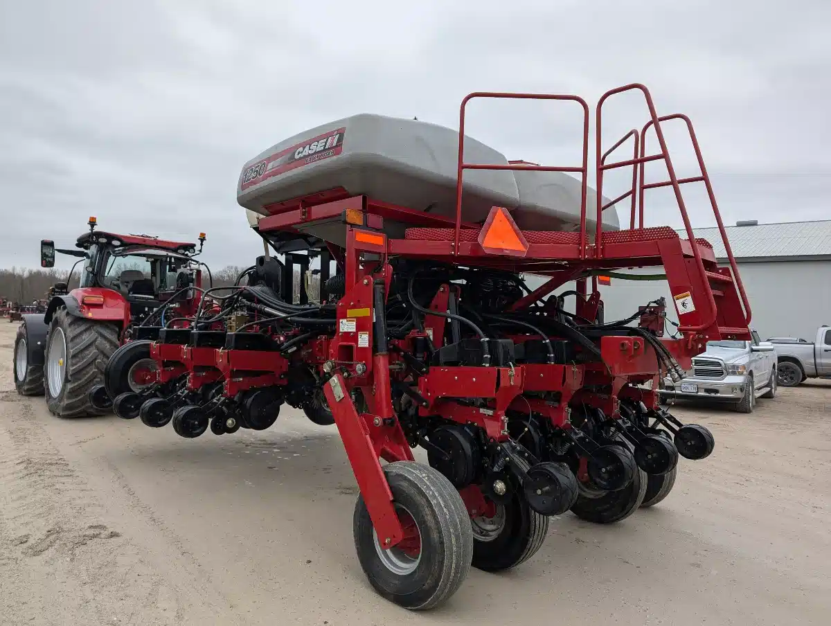Gallery image 2 for Used 2010 Case IH 1250 Planter