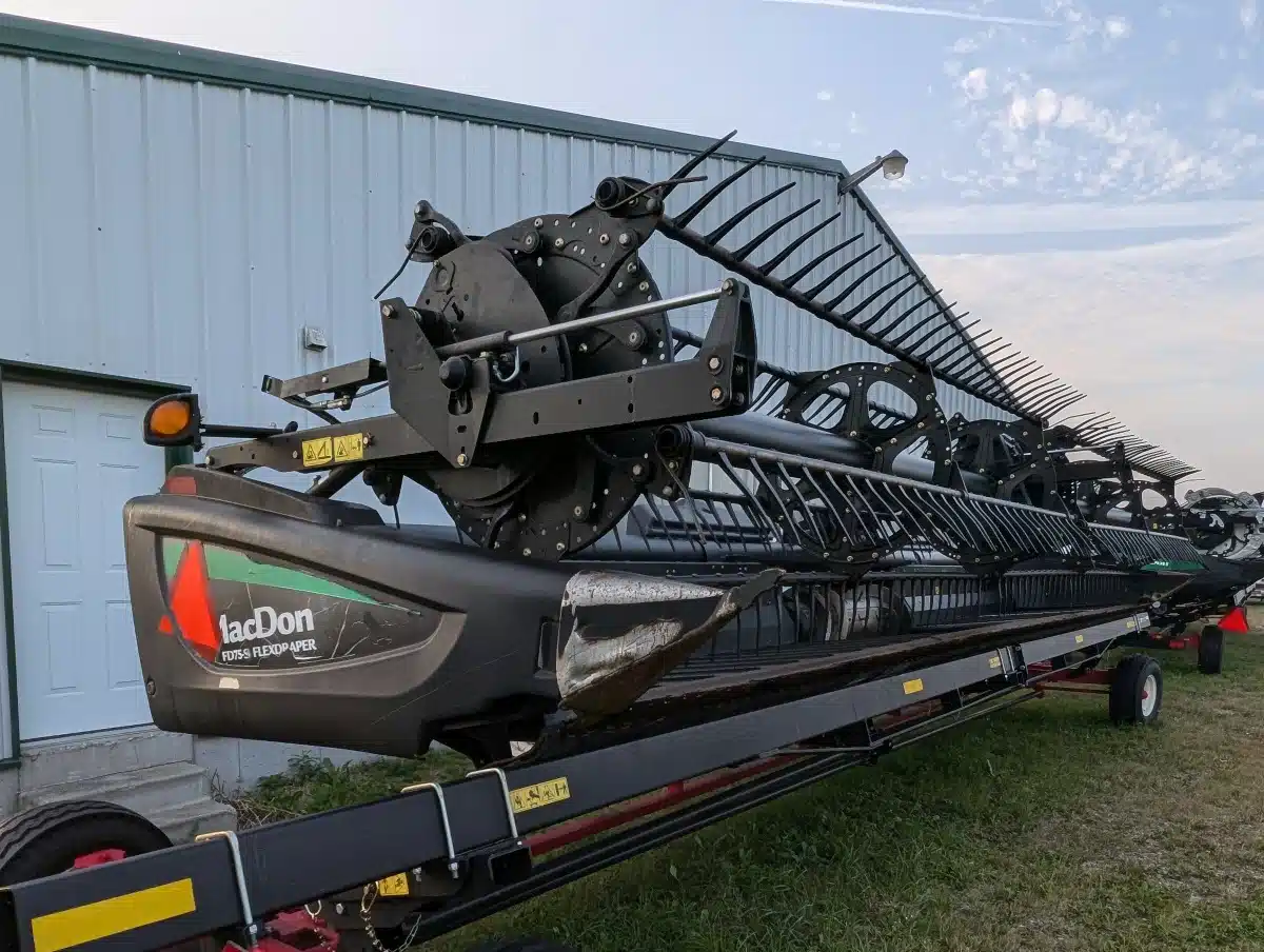 Gallery image 2 for Used 2014 MacDon FD75 Header - Draper