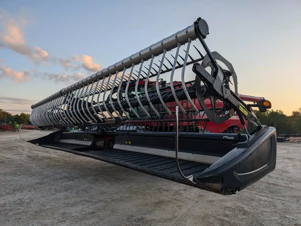 Gallery image 1 for Used 2016 MacDon FD75 Header - Draper