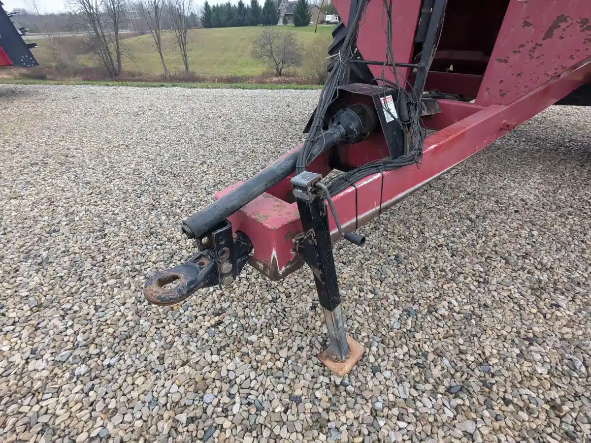 Gallery image 2 for Used 2007 Demco 800 Grain Cart