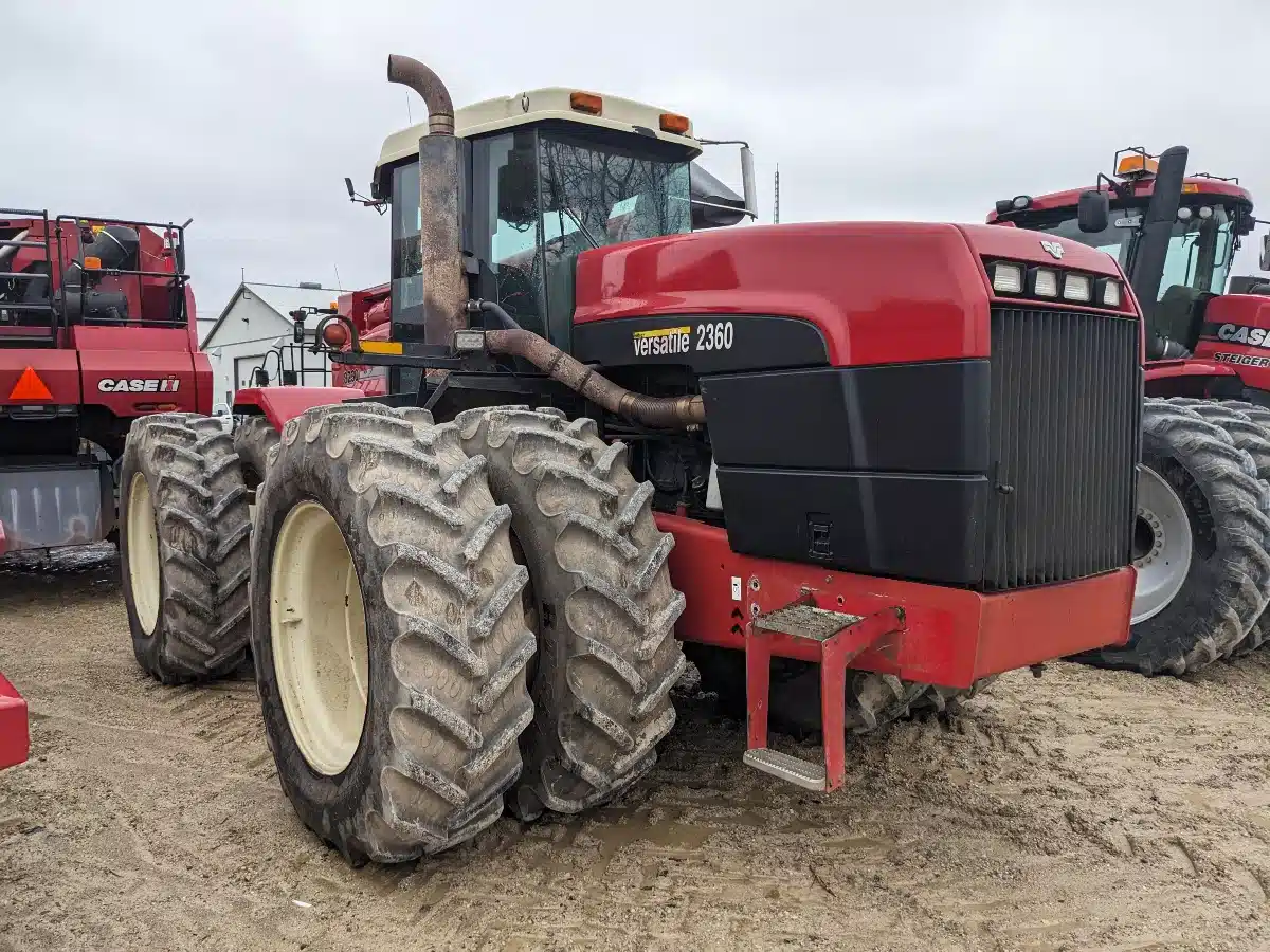 Gallery image 2 for Used Versatile 2360 Tractor