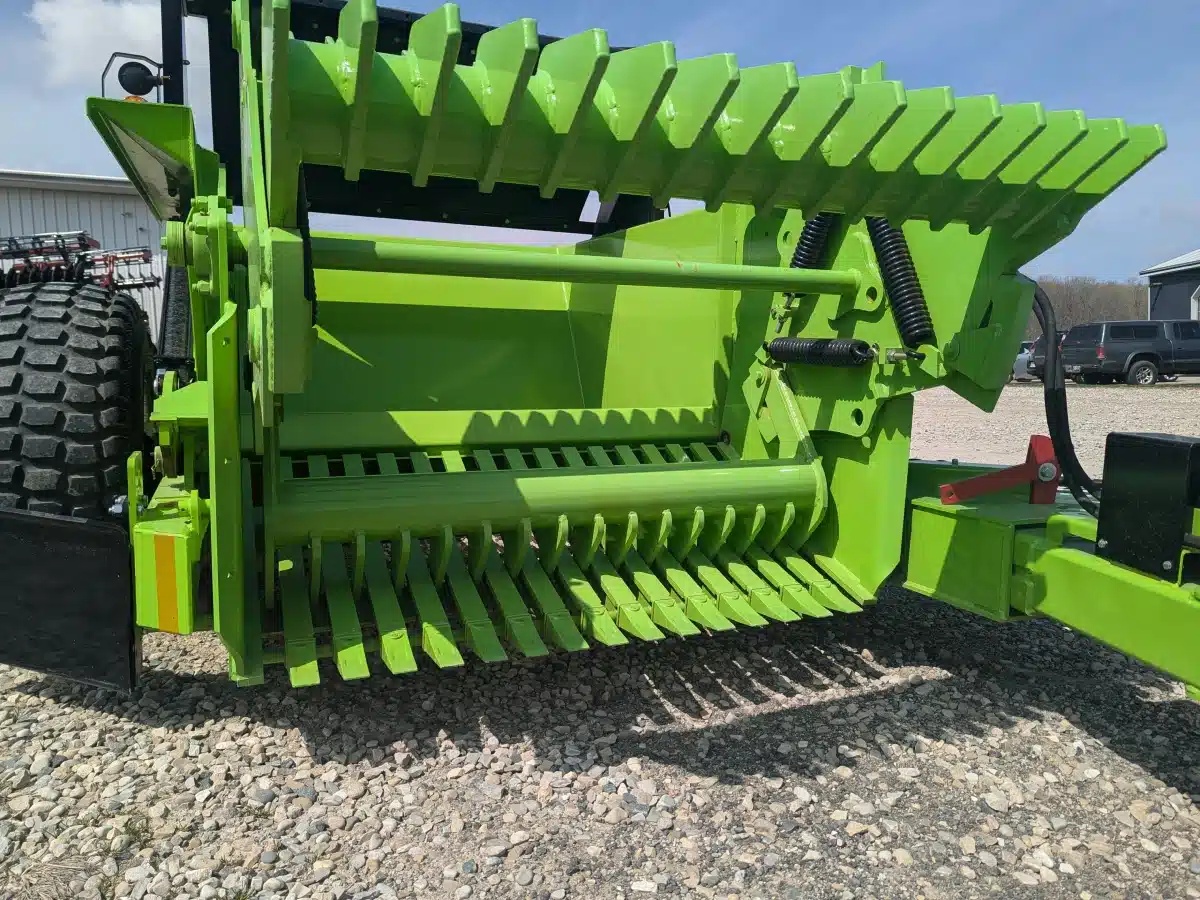 Gallery image 1 for New 2024 Schulte GIANT 2500 Rock Picker