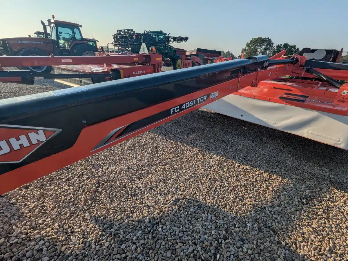Gallery image 2 for New 2023 Kuhn FC 4061 TCR Disc Mower Conditioner