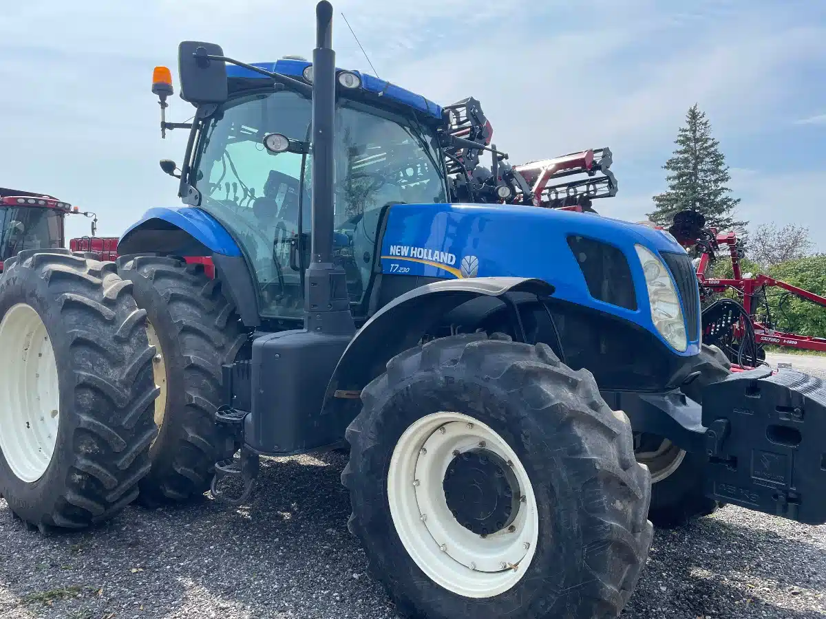 Gallery image 2 for 2015 New Holland T7.230 Tractor