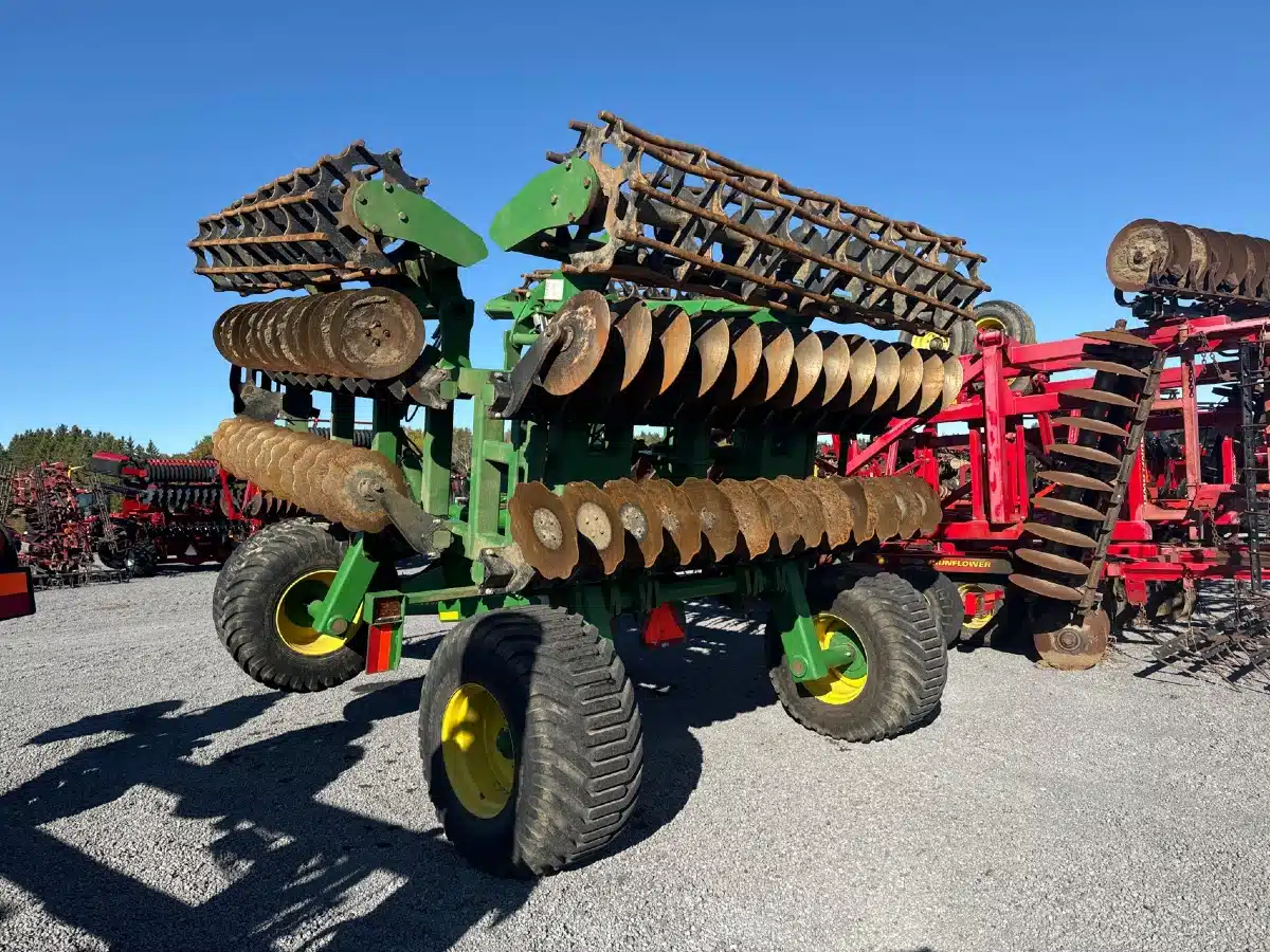 Gallery image 2 for Used John Deere 2680H Disc High Speed