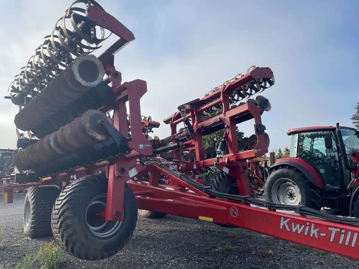 Gallery image 2 for Used 2019 Norwood KWIK-TILL HSD3000 Disc High Speed