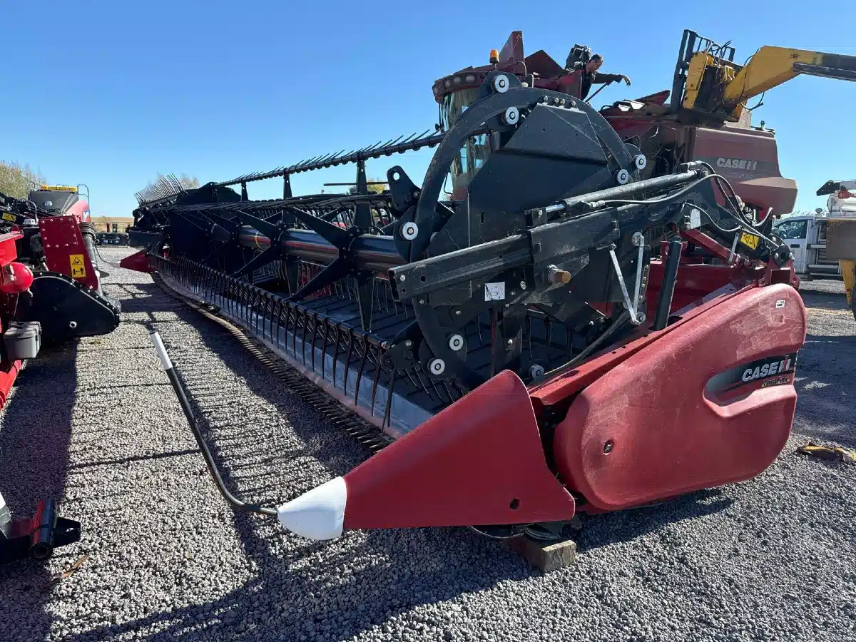 Gallery image 2 for Used 2019 Case IH 3162 Header - Draper