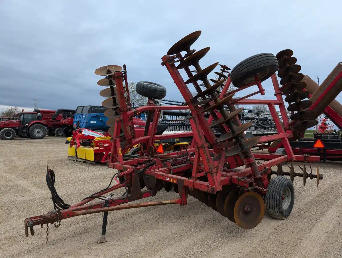 Gallery image 1 for Used Massey Ferguson 820 Disc