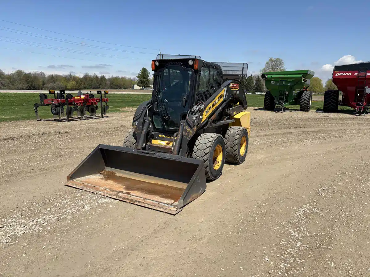 Gallery image 1 for Used 2015 New Holland L225 Skid Steer