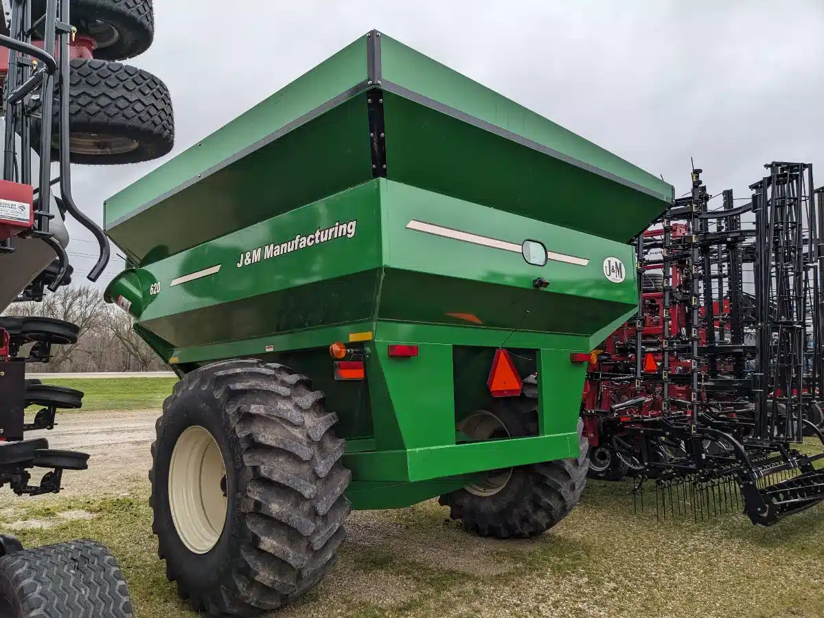 Gallery image 2 for Used J&M 620 Grain Cart