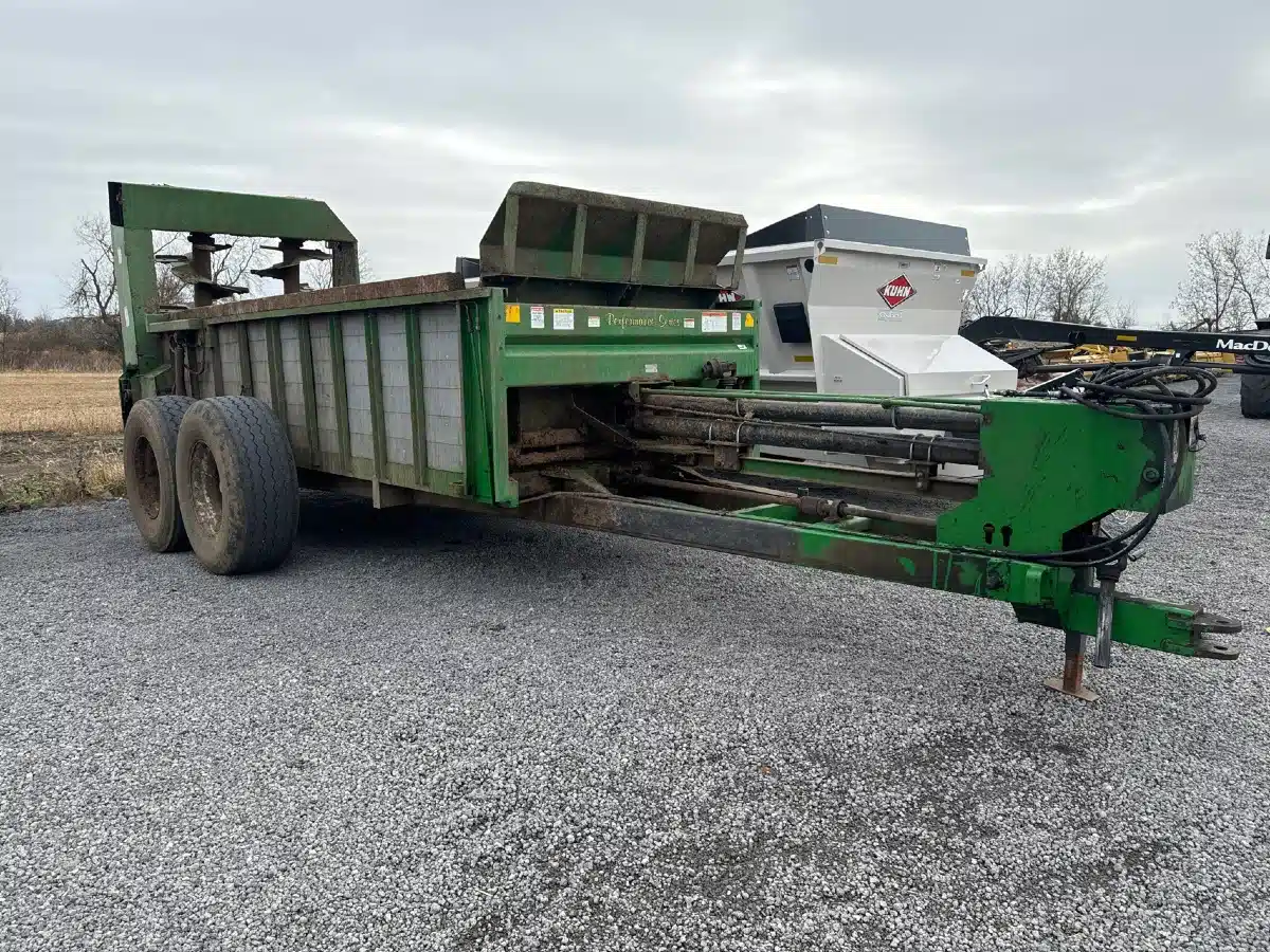 Gallery image 1 for Used Leon 425V Manure Spreader