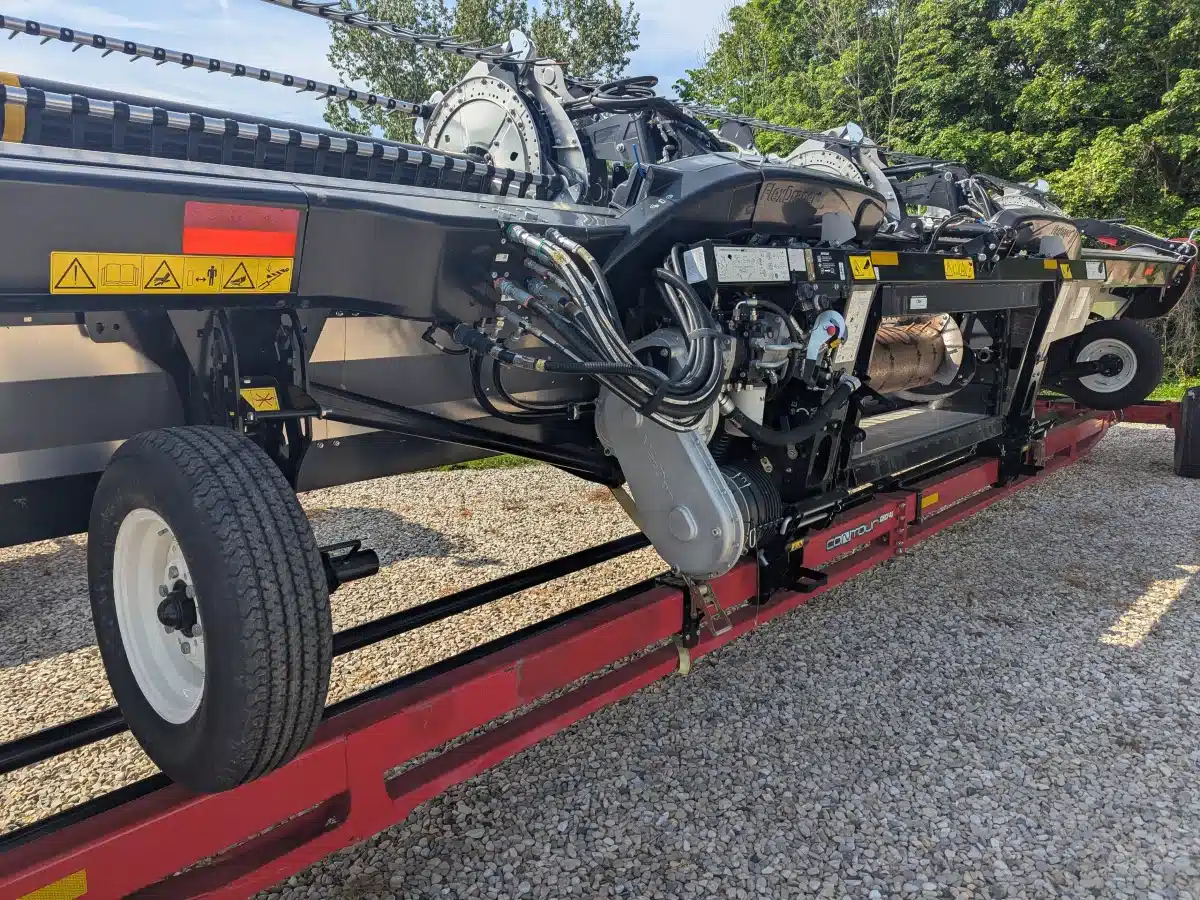 Gallery image 2 for Used 2023 MacDon FD240 Header - Draper