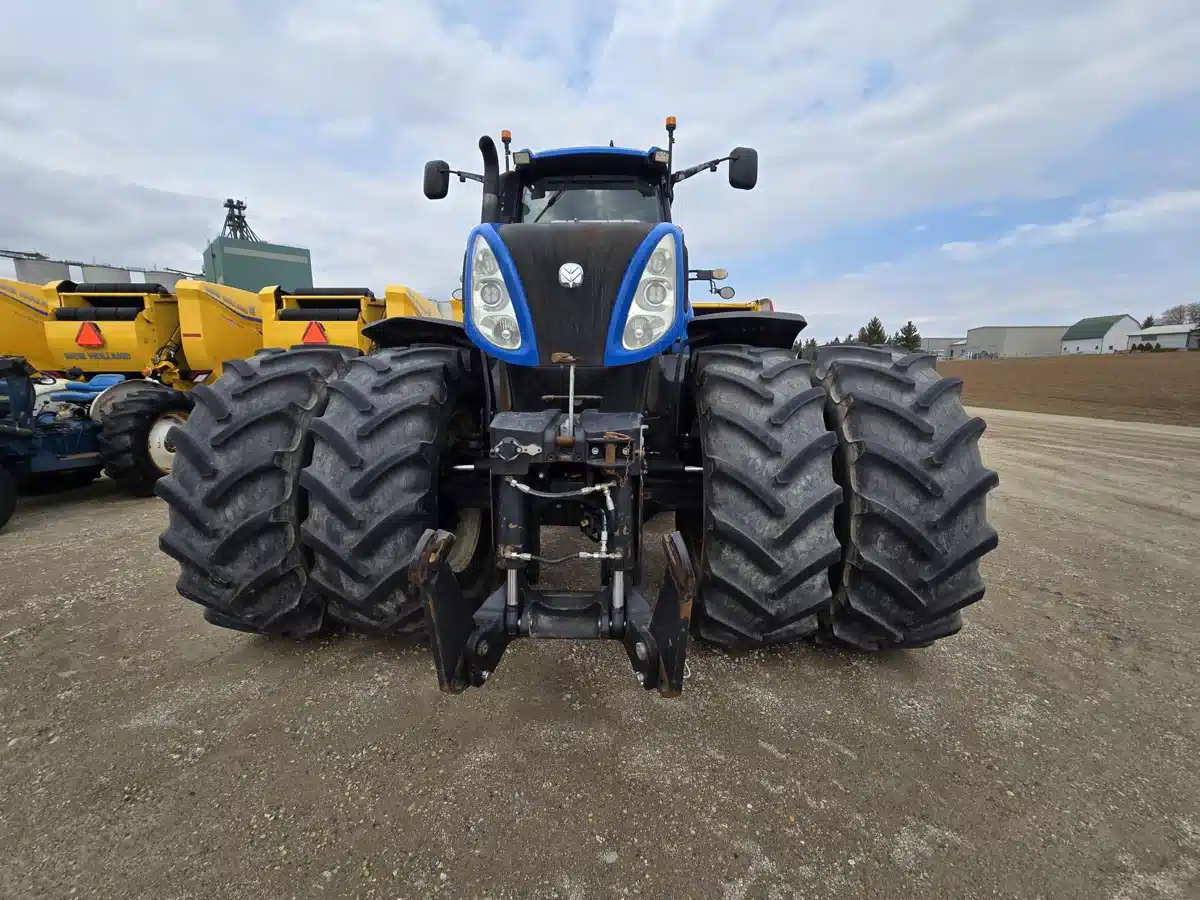 Gallery image 2 for 2014 New Holland T8.420 Tractor