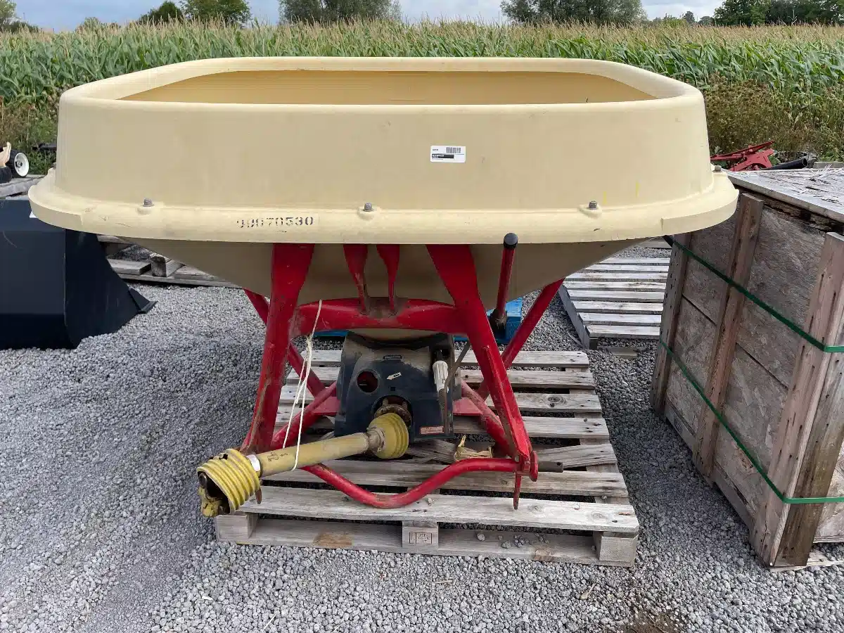 Gallery image 1 for Used Vicon PENDULEUM Spreader - Fertilizer